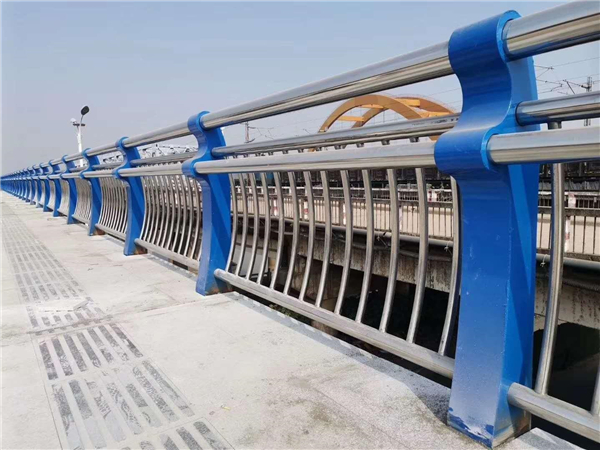 淮安304不锈钢复合管护栏的生产工艺揭秘